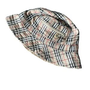 Vintage Y2K Burberry style plaid bucket hat